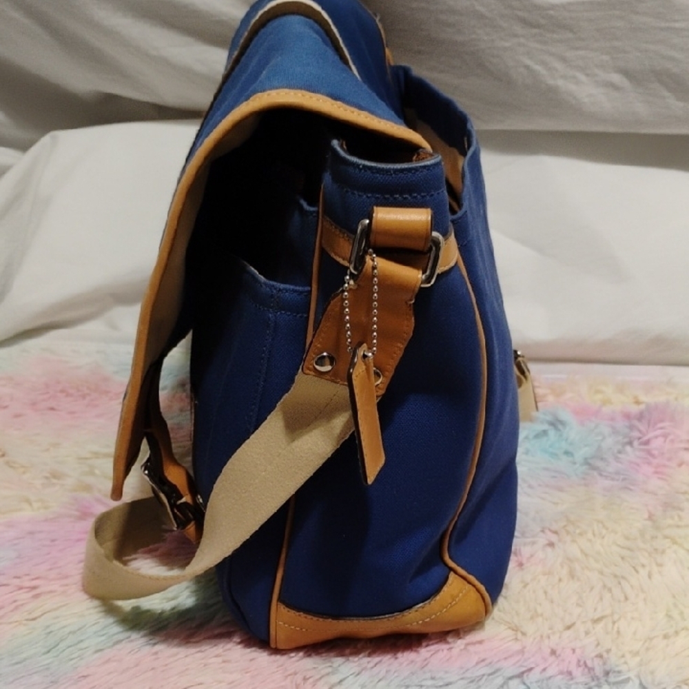 SALE! Authentic Coach Large Canvas & Leather Trim Messenger Bag W Hangtag - Picture 7 of 16